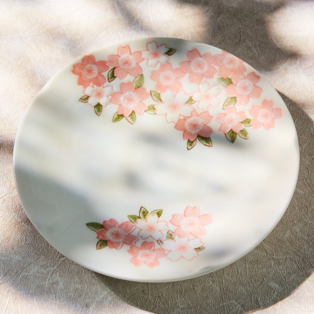Sakuraco Wagasi Sakura dish with black Chasen and pink cat tea bowl NIB - Picture 11 of 13